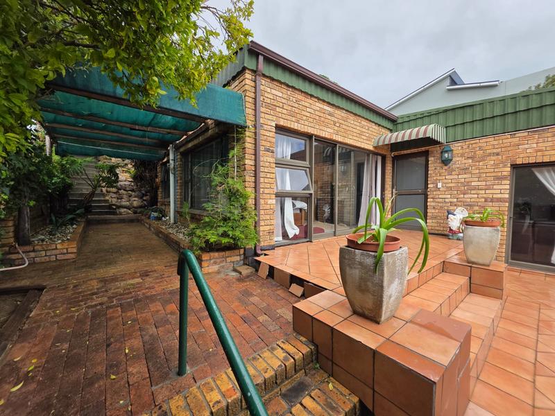 5 Bedroom Property for Sale in Gordons Bay Western Cape